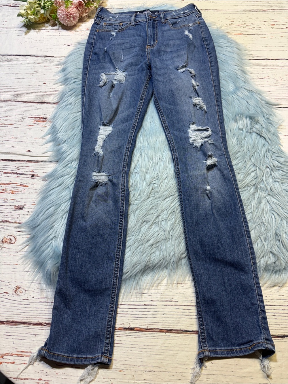 Hollister Curvy High Rise Super Skinny Distressed Jeans sz 25